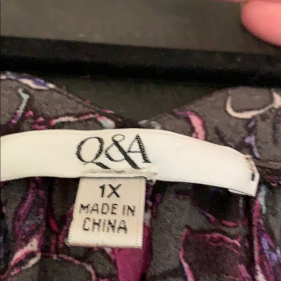 Q and A Blouse - Picture 3 of 3